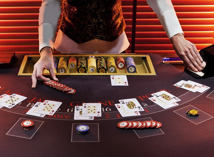 A Winning Introduction to Simple Blackjack Strategies