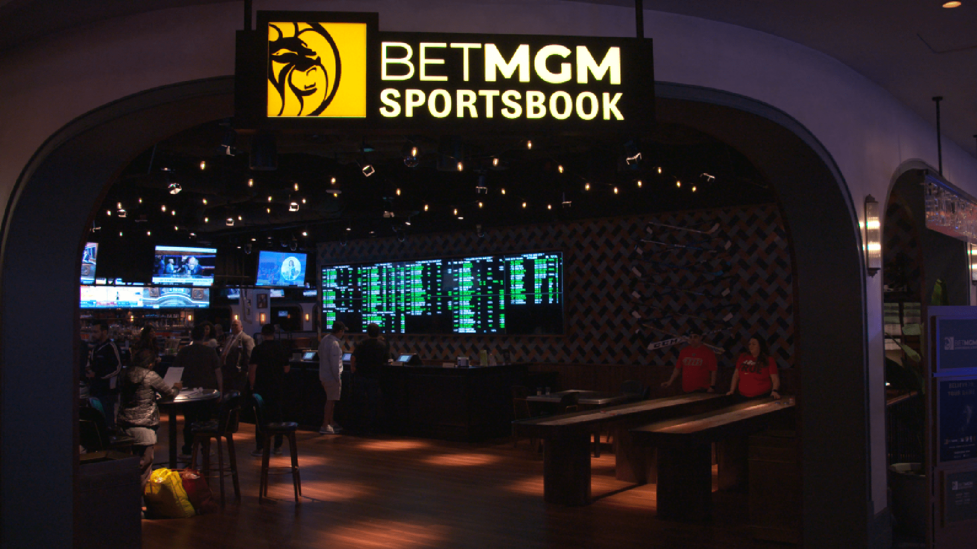 BetMGM Takes the Lead at MGM Sportsbooks